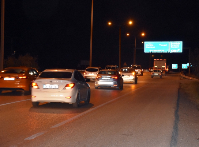 43 ilin geçiş noktası "Kilit kavşak"ta bayram yoğunluğu